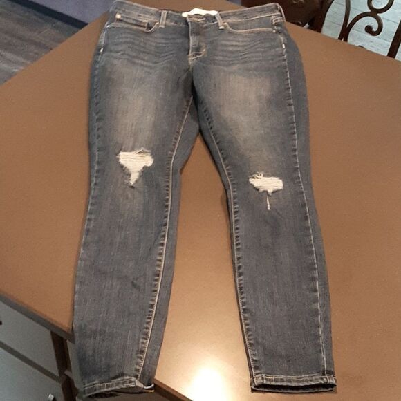 Levi Strauss Shaping High Rise Super Skinny Jeans - Picture 6 of 10